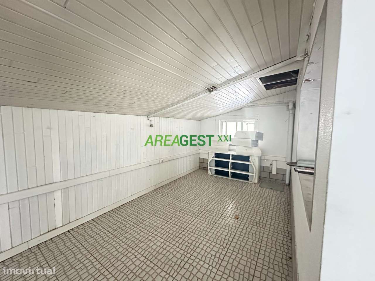 Prédio em propriedade total em Charneca de Caparica-13