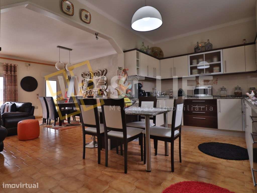 Moradia T4 Independente a 8 minutos das PRAIAS com Logradouro e Vis... - Grande imagem: 3/24