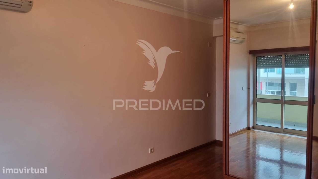 T2 zona centro com comboio - Grande imagem: 2/6