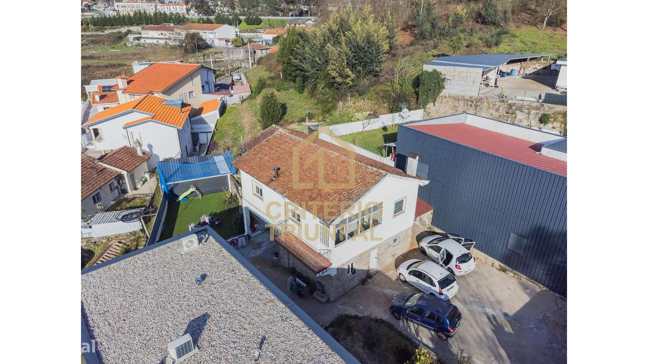 Moradia Isolada T4 em Nespereira-6