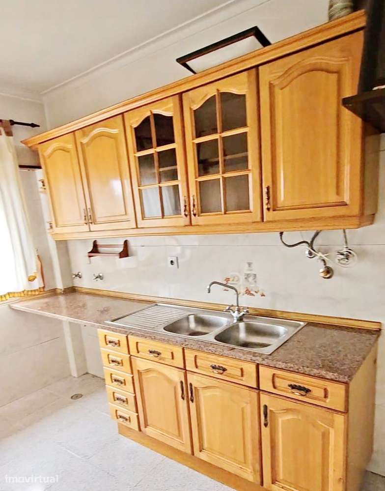 Excelente T2 com Arrecadação, no Casal do Cotão-10
