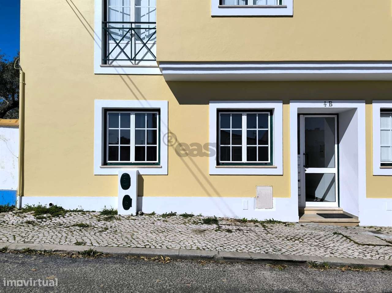 Apartamento T2 Mobilado com Logradouro Privativo em Ermidas Sado - Grande imagem: 2/27