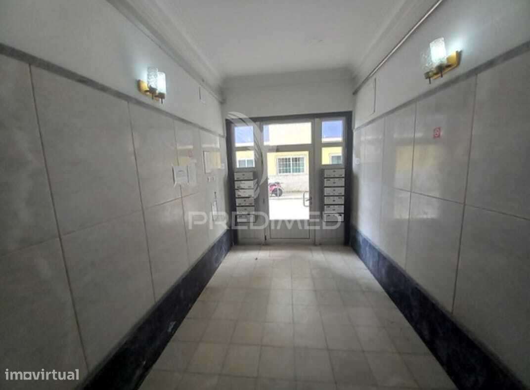 Apartamento T4 no Laranjeiro, Almada-14