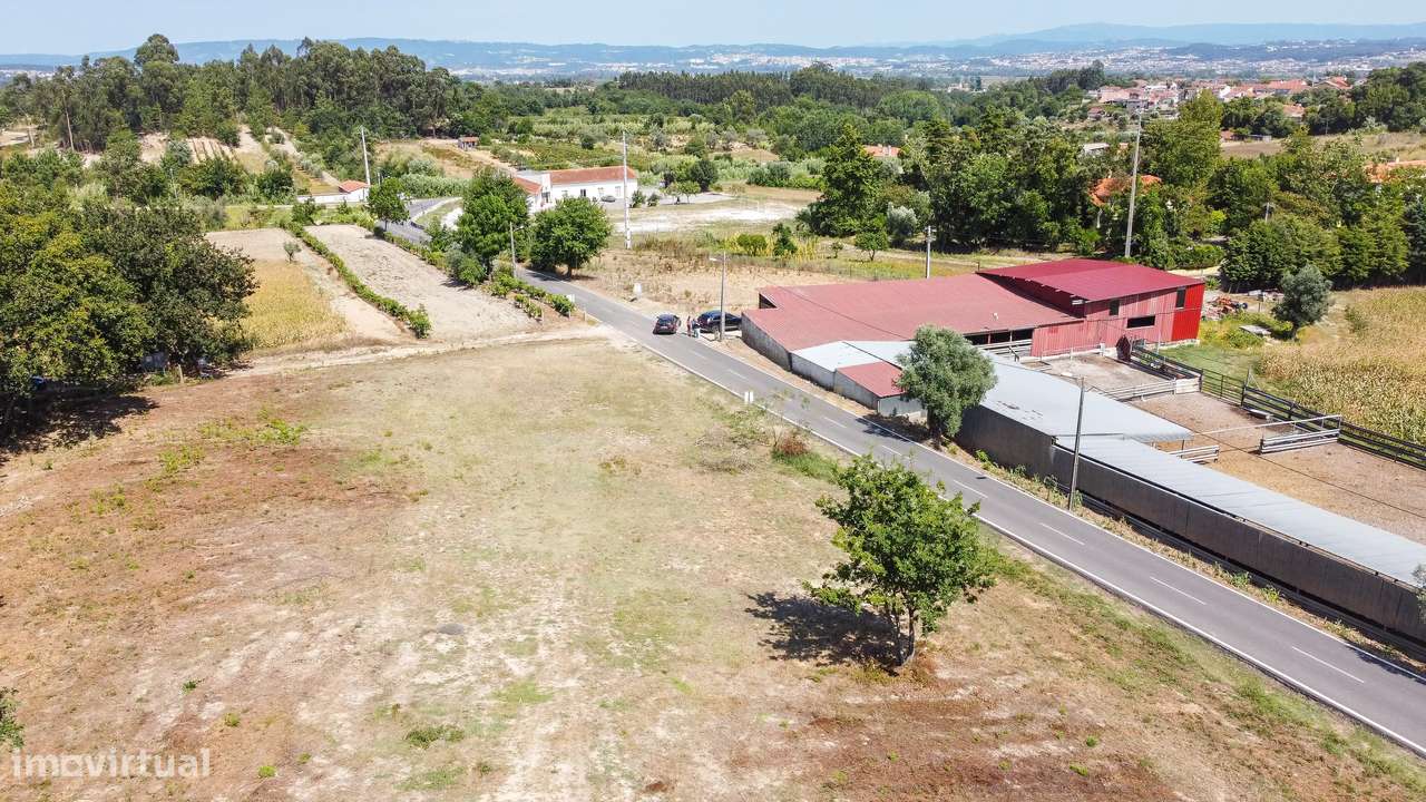 Terreno com 7330 m2 com viabilidade de construção para 5 moradias unif - Grande imagem: 2/19