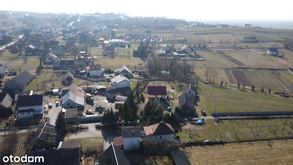 Dom z duszą na uboczu – cisza i przestrzeń-10