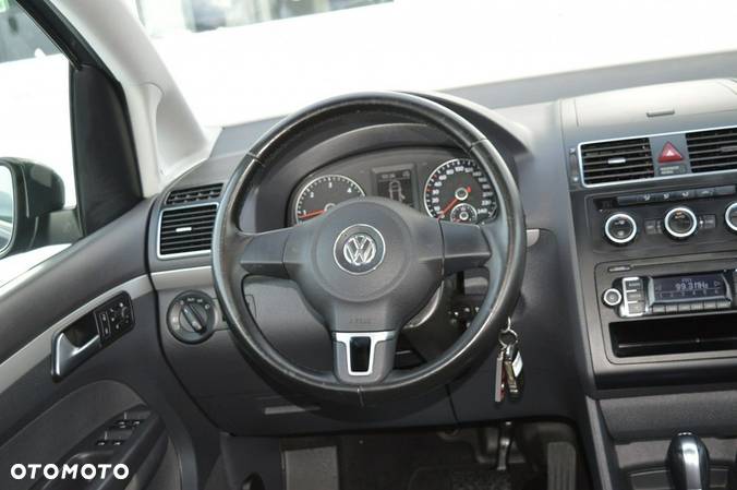 Volkswagen Touran - 21