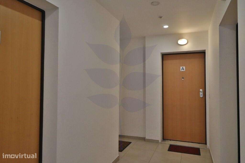 Apartamento T0 com terraço – mobilado e equipado | Braga-30