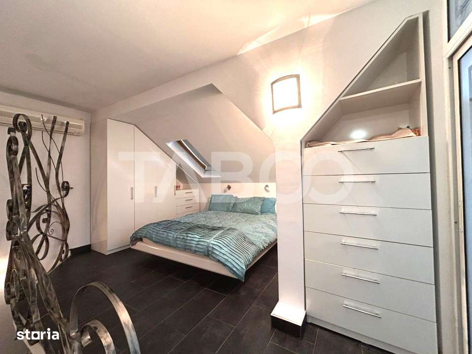 Casa de vanzare cu 5 camere 2 balcoane garaj incalzit 2 bai in Sibiu - Imagine principală: 2/19