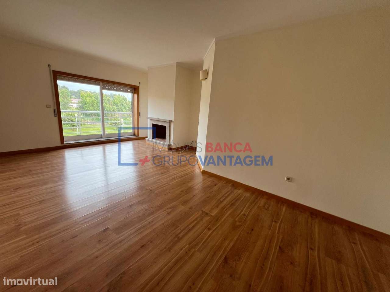 Apartamento T3 c/ Lugar Garagem em Canelas - Grande imagem: 3/18