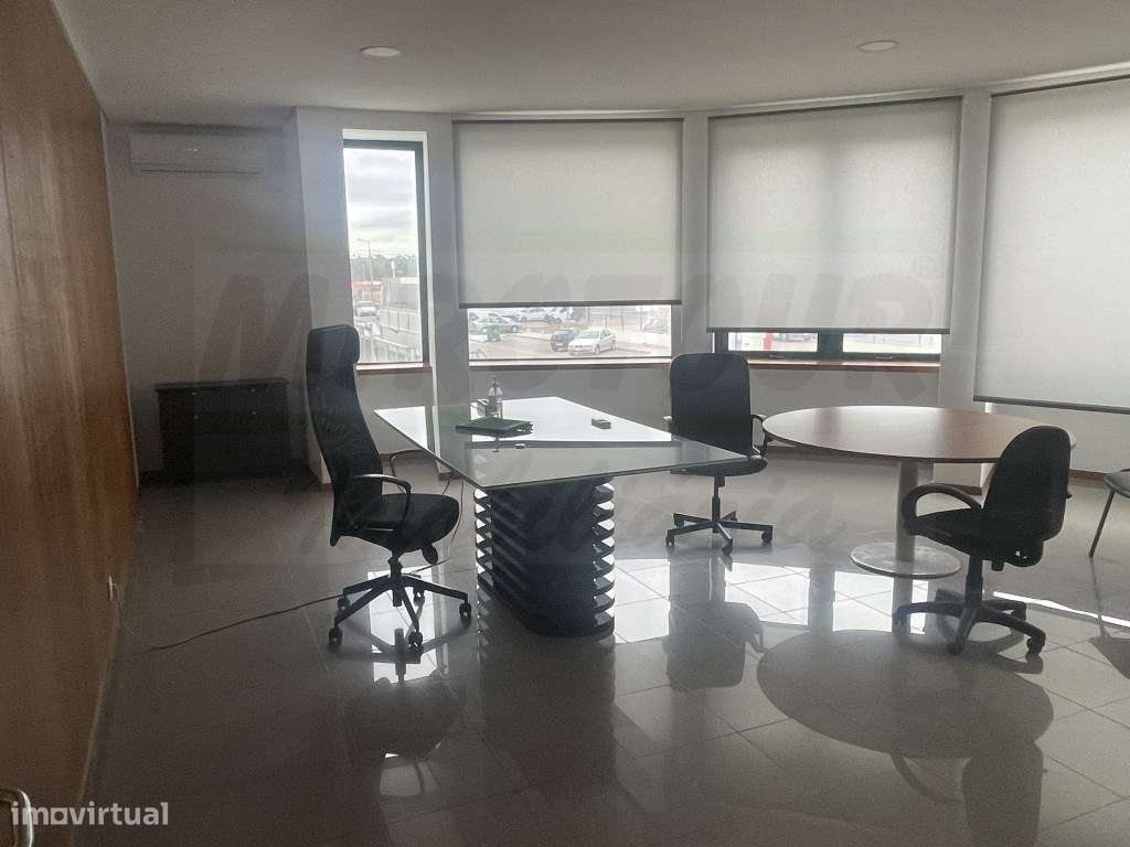 Venda conjunta de imóveis para atividade industrial com edifício e ...-30