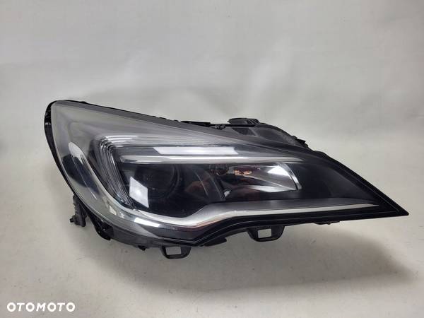 Opel Astra V K SOCZEWKA  LED lampa przód przednia prawa - 1