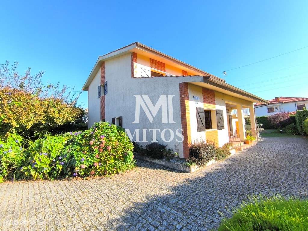 Moradia isolada com piscina coberta e court ténis - Meadela - Grande imagem: 4/24