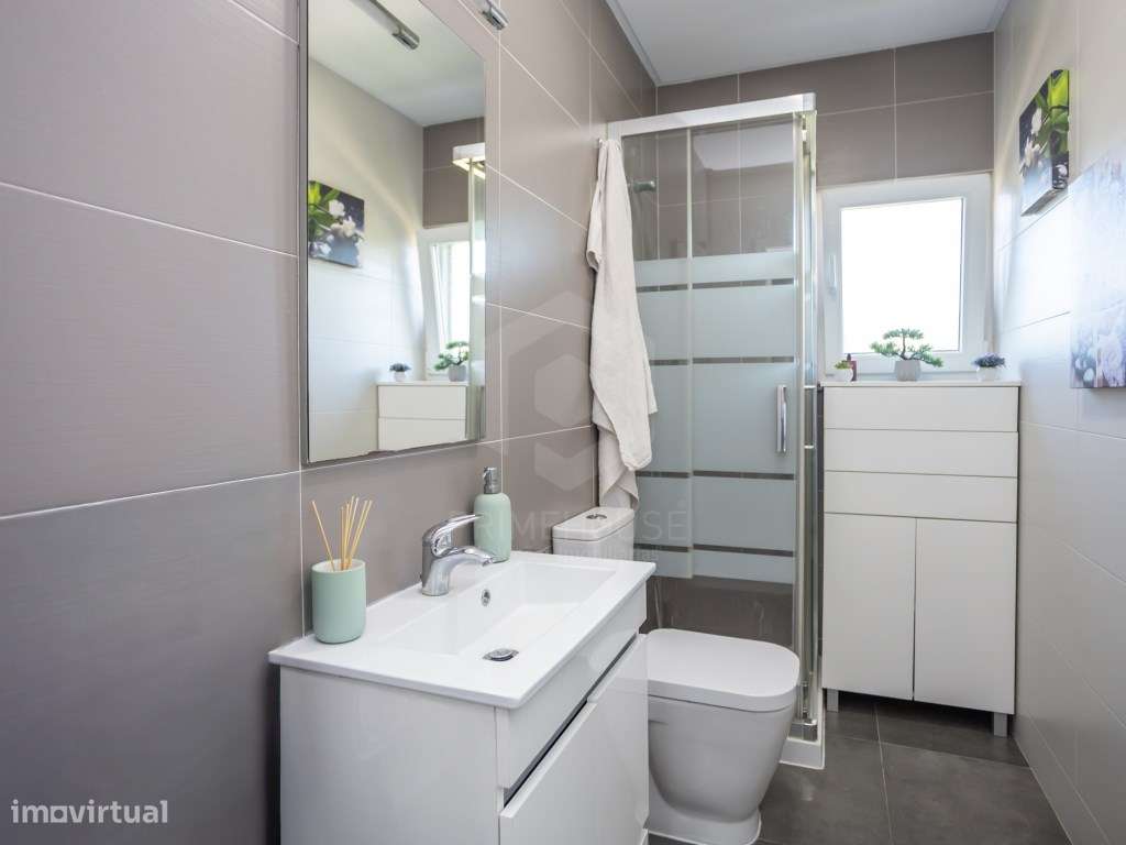 Moradia Isolada T4 com Piscina, Garagem e Acabamentos Premium-25