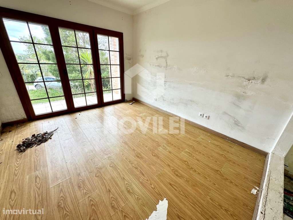 Moradia isolada T3 de cave e rés do chão próxima da Nazaré.-18