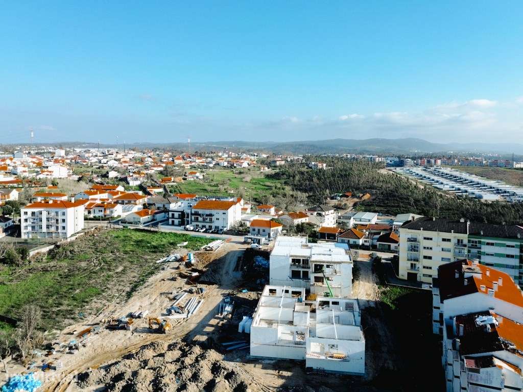 Apartamento T2 com Garagem em Leiria - Grande imagem: 5/23