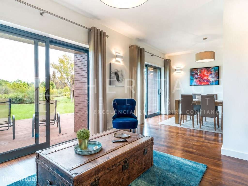 APARTAMENTO T1 COM TERRAÇO, PÁTIO E DUAS PISCINAS EM CONDOMÍNIO PRI...-13