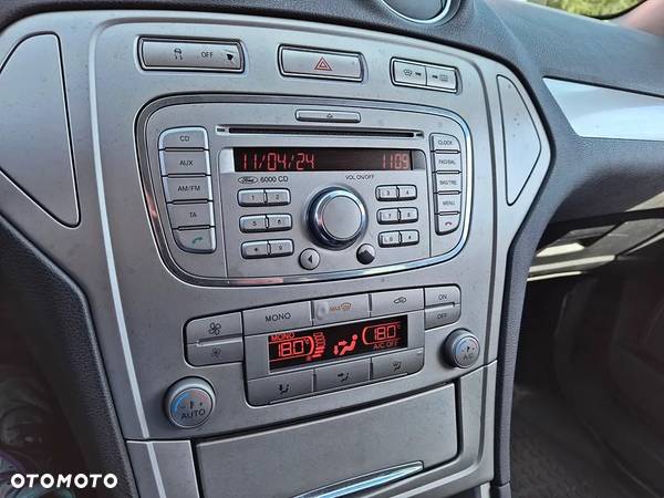 Ford Mondeo 2.0 Ambiente - 26