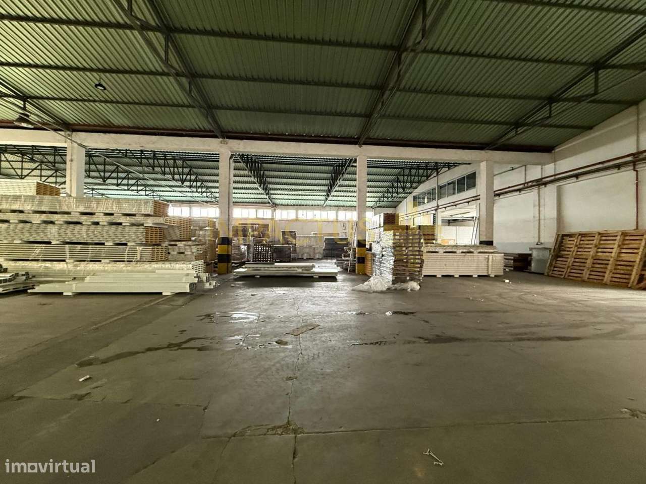 Armazém em Zona Industrial - Grande imagem: 4/15