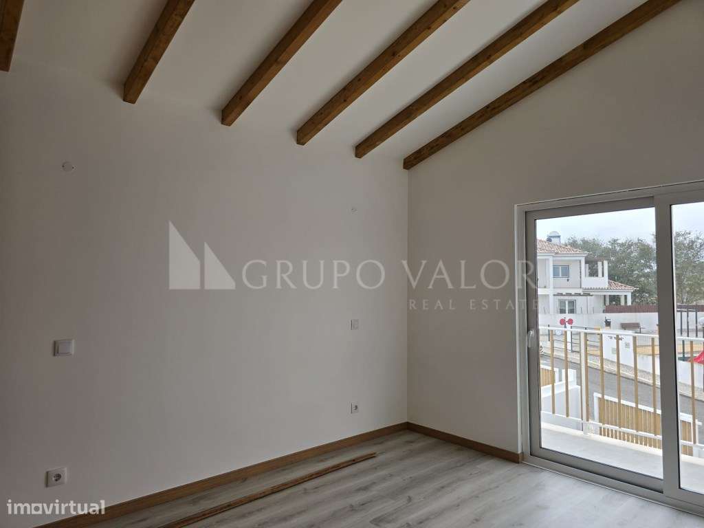 Moradia T3 nova em Alvarinhos- São João das Lampas-24