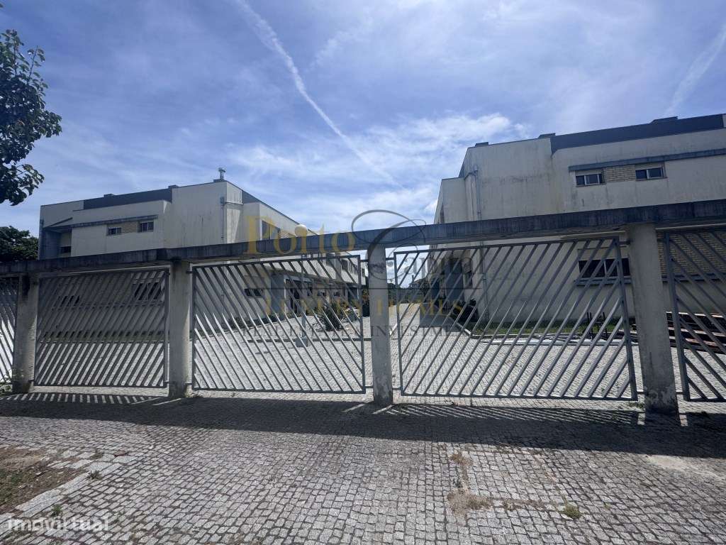 T2 com Garagem Box em Condomínio Fechado Em Nogueira da Maia-25