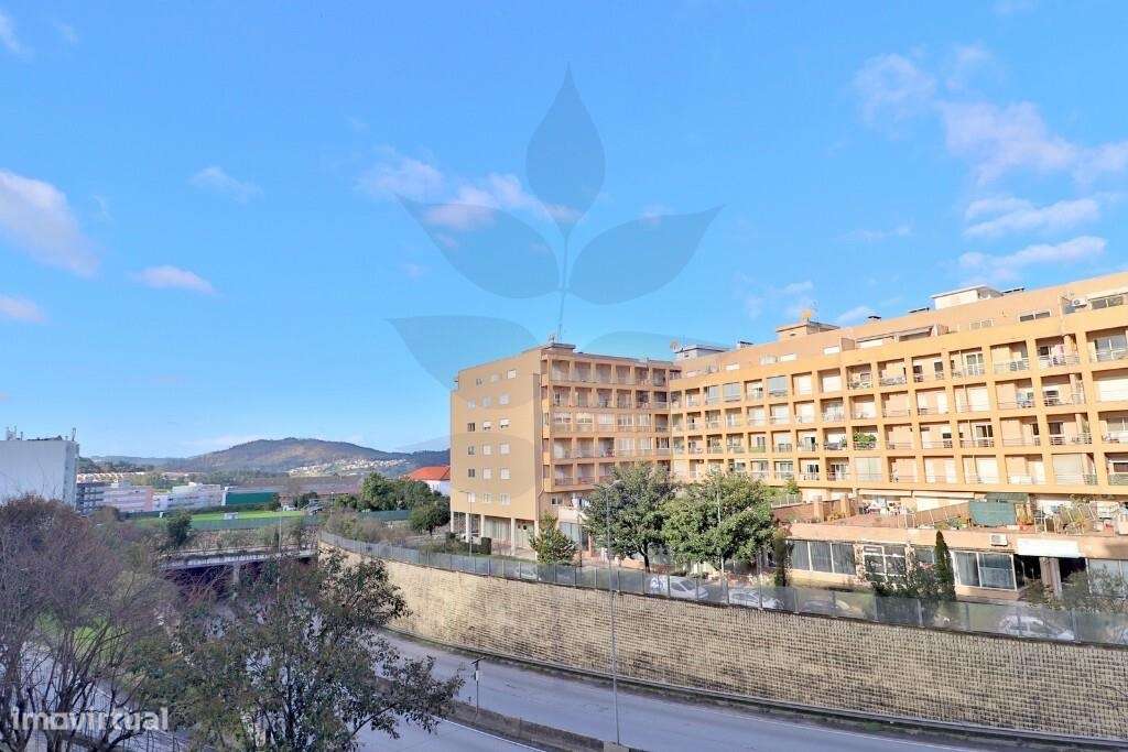 Venda apartamento T2 totalmente renovado em Maximinos-19