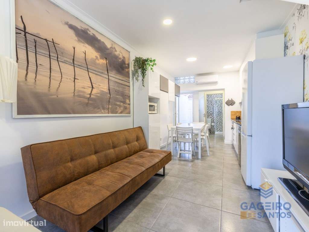 Moradia T2 + Estúdio com acesso independente a 250 metros da Baía - Grande imagem: 3/23