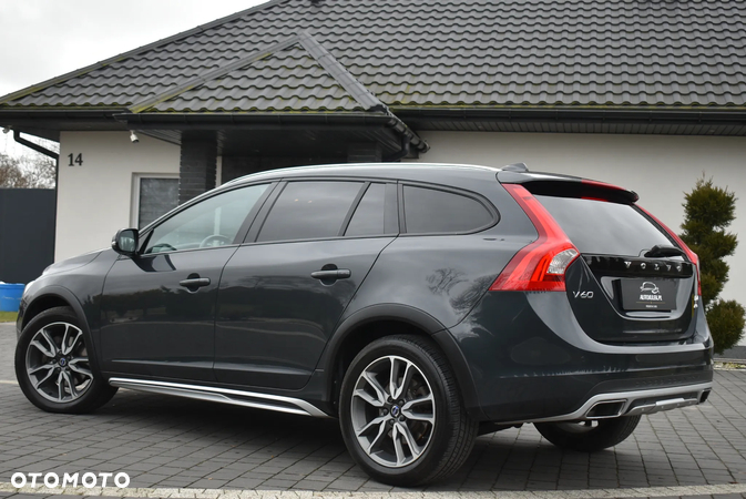 Volvo V60 Cross Country D4 AWD Geartronic Summum - 13