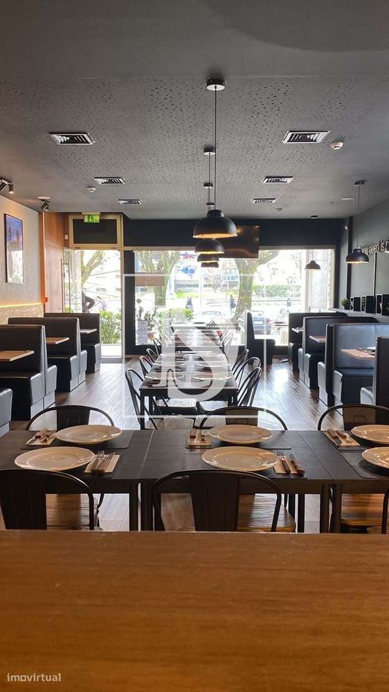 Trespasse restaurante/hamburgueria em Braga — Oportunidade Única de In-19