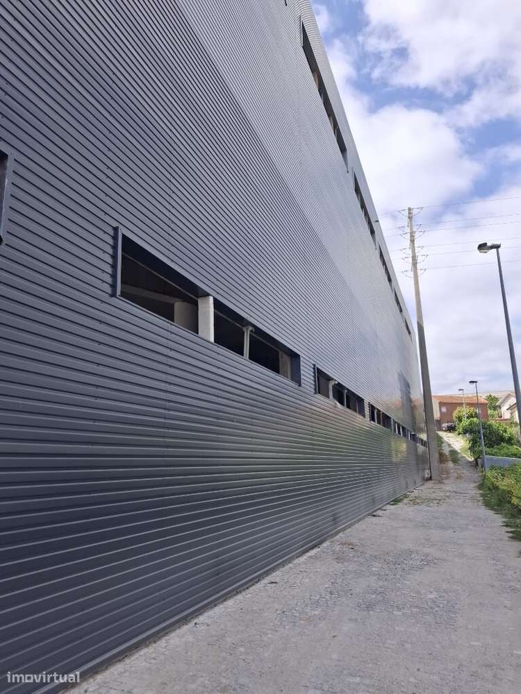 Armazém à Venda em Santo Tirso - Grande imagem: 3/3