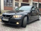 BMW Seria 3 318d DPF Touring - 4