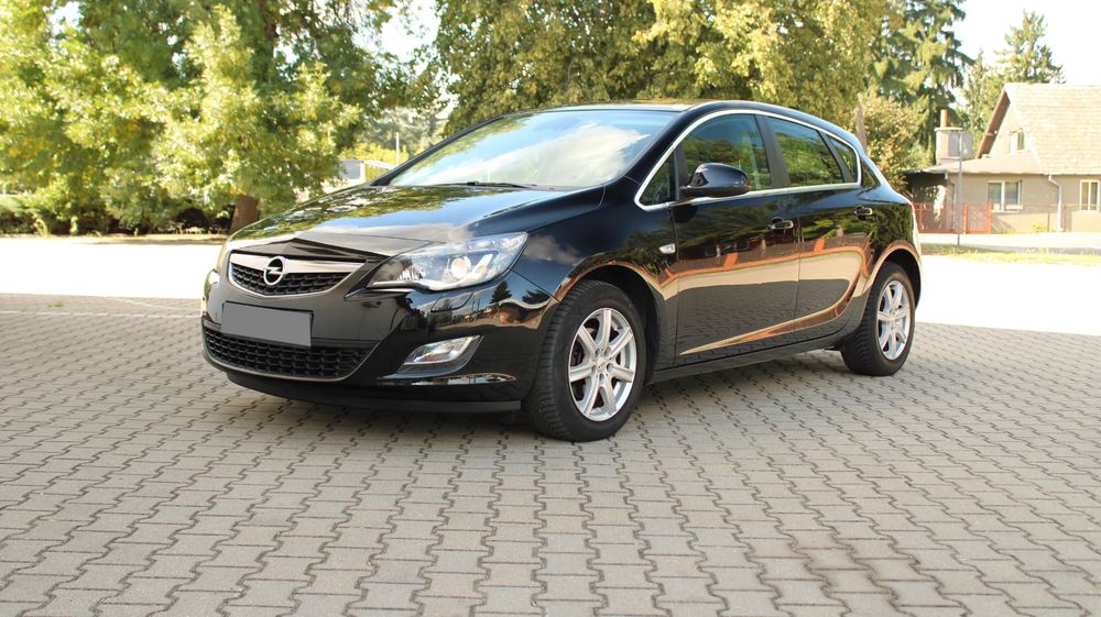 Opel Astra J (2009-2019) 1.4 Turbo Cosmo 2011