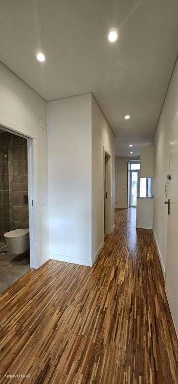 Apartamento T2 com estacionamento, Arroios, Lisboa - Grande imagem: 4/37