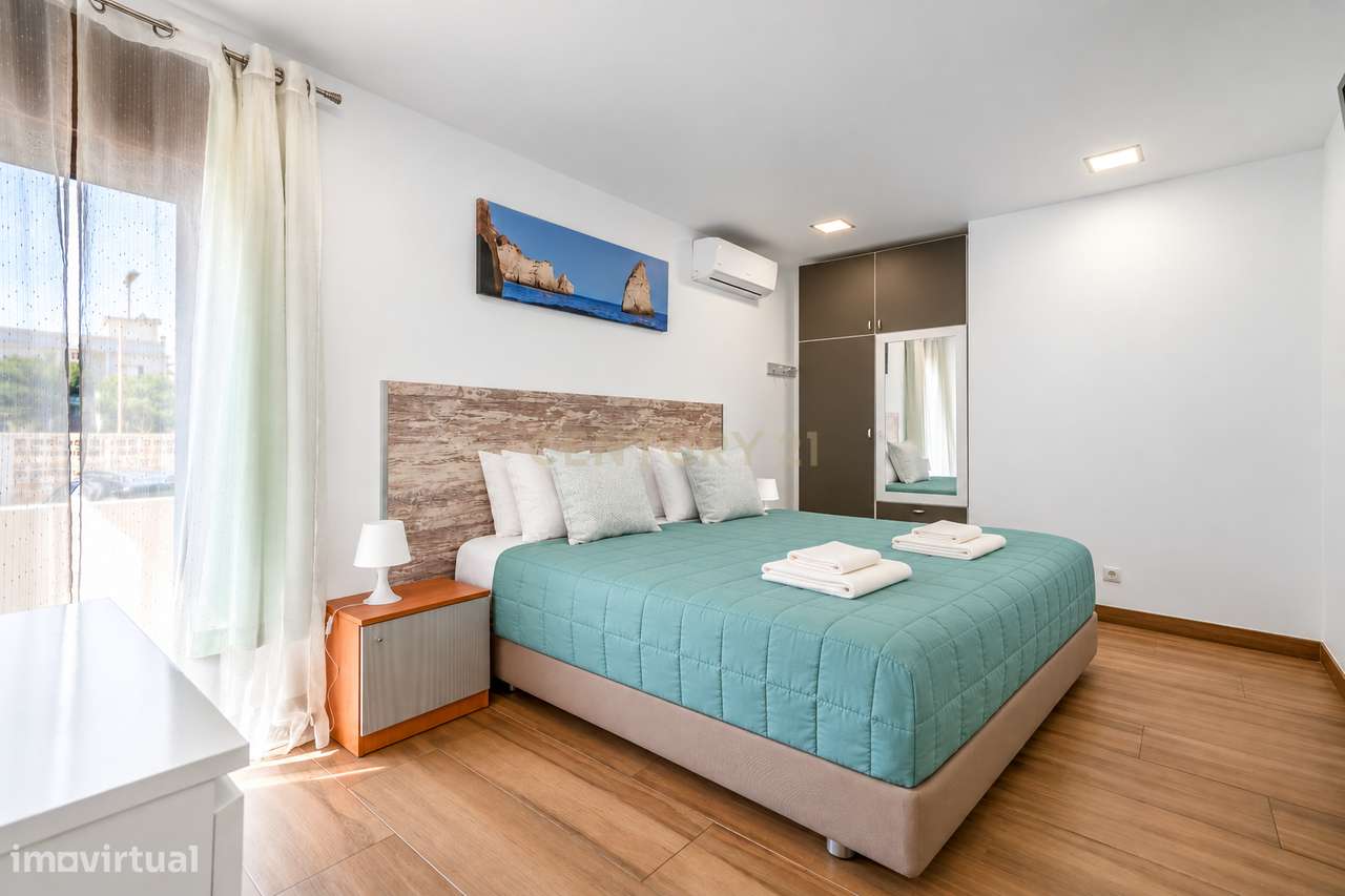 Apartamento T2 com terraços e piscina a 100 metros da praia da Oura –-14