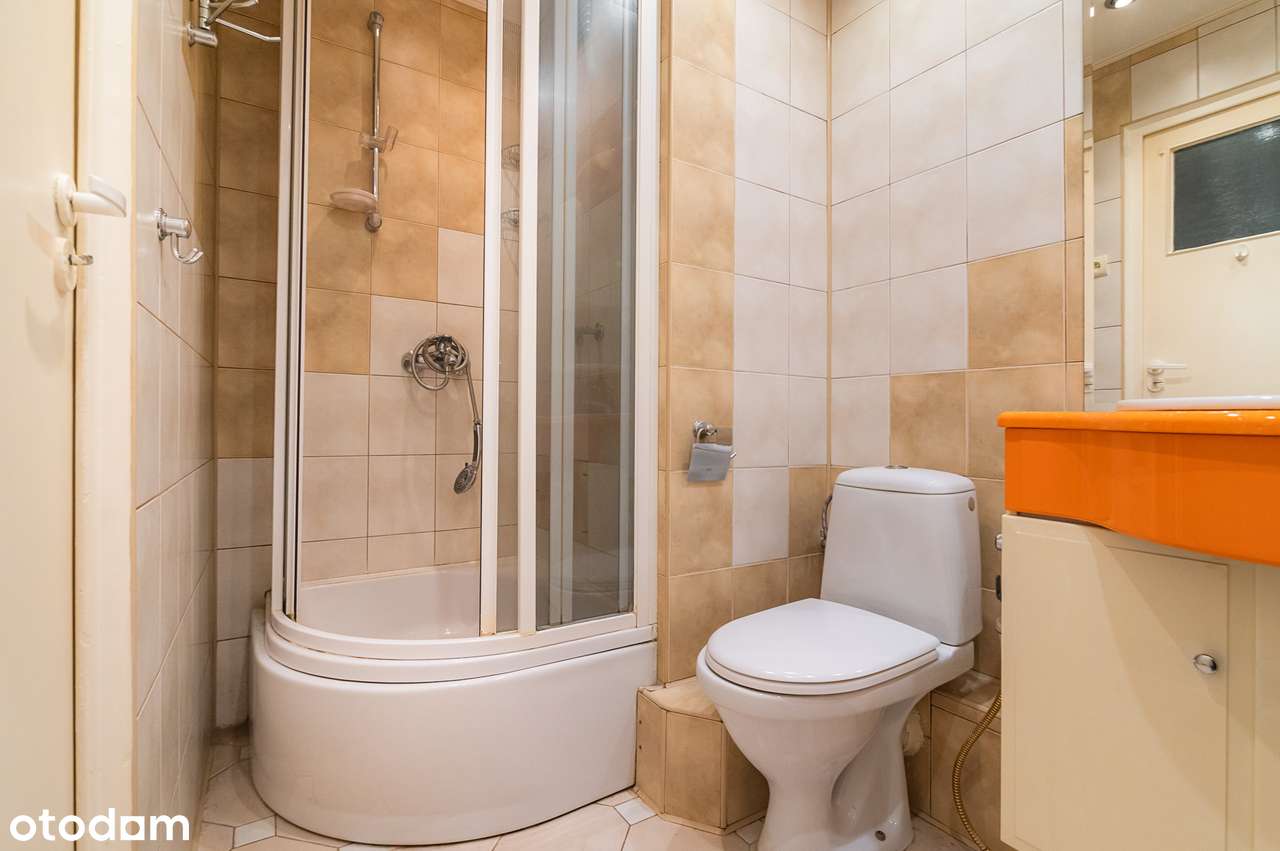 1 piętro | 3 pokoje | dwustronne | blisko centrum | klatka po remoncie-9