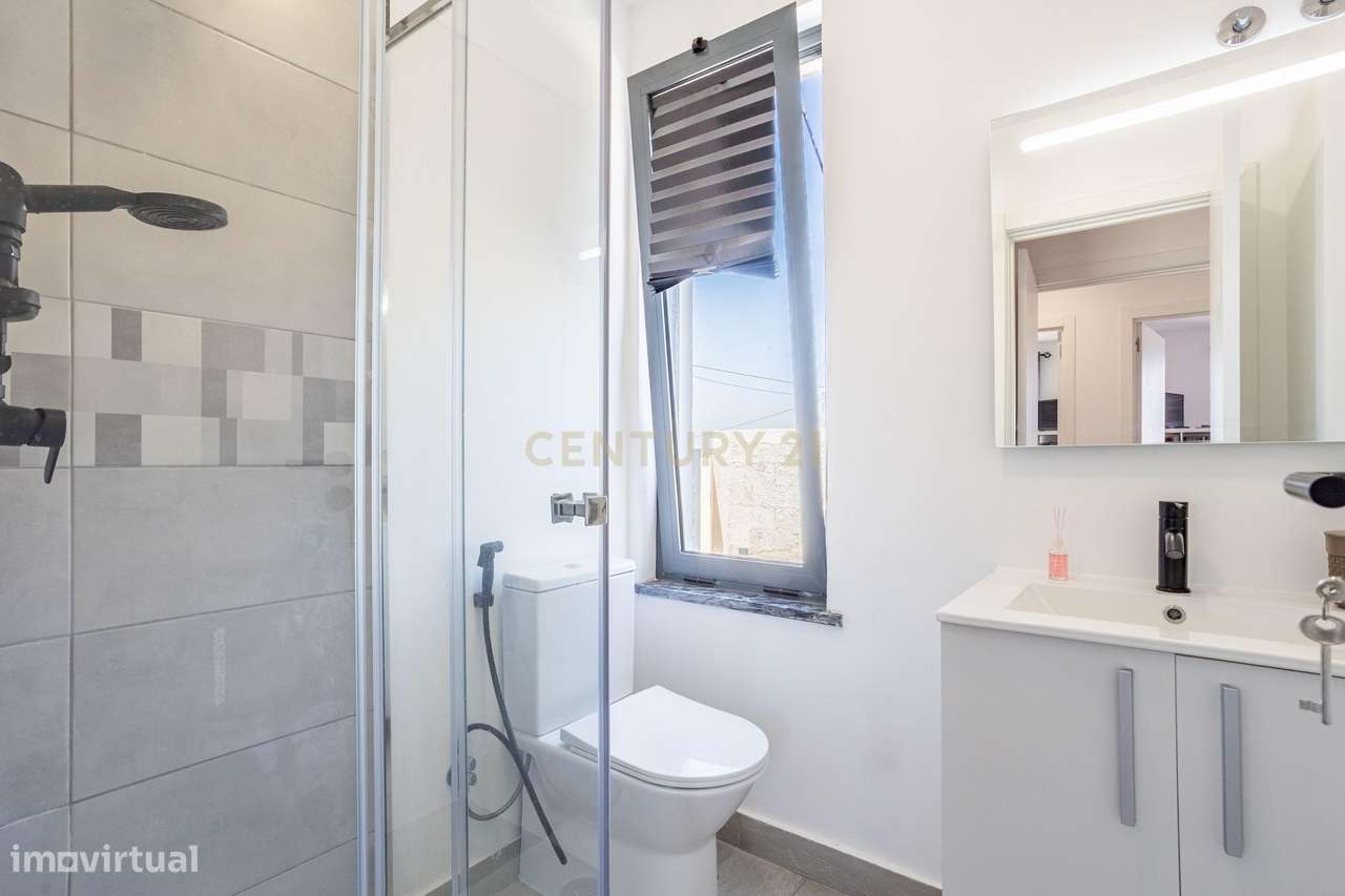 Moradia T3 + 1 com uma vista espetacular em Fonte Santa-20