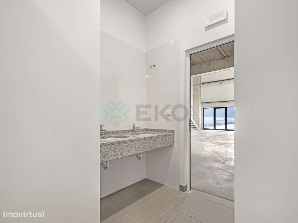 Armazém em rentabilidade à venda , Quinta de Matos-9