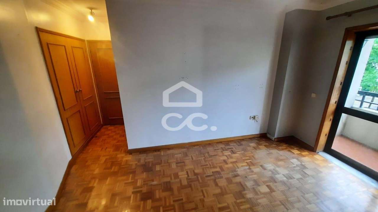 Apartamento T3+1 situado na zona da Levada, em Rio Tinto, Gondomar-9