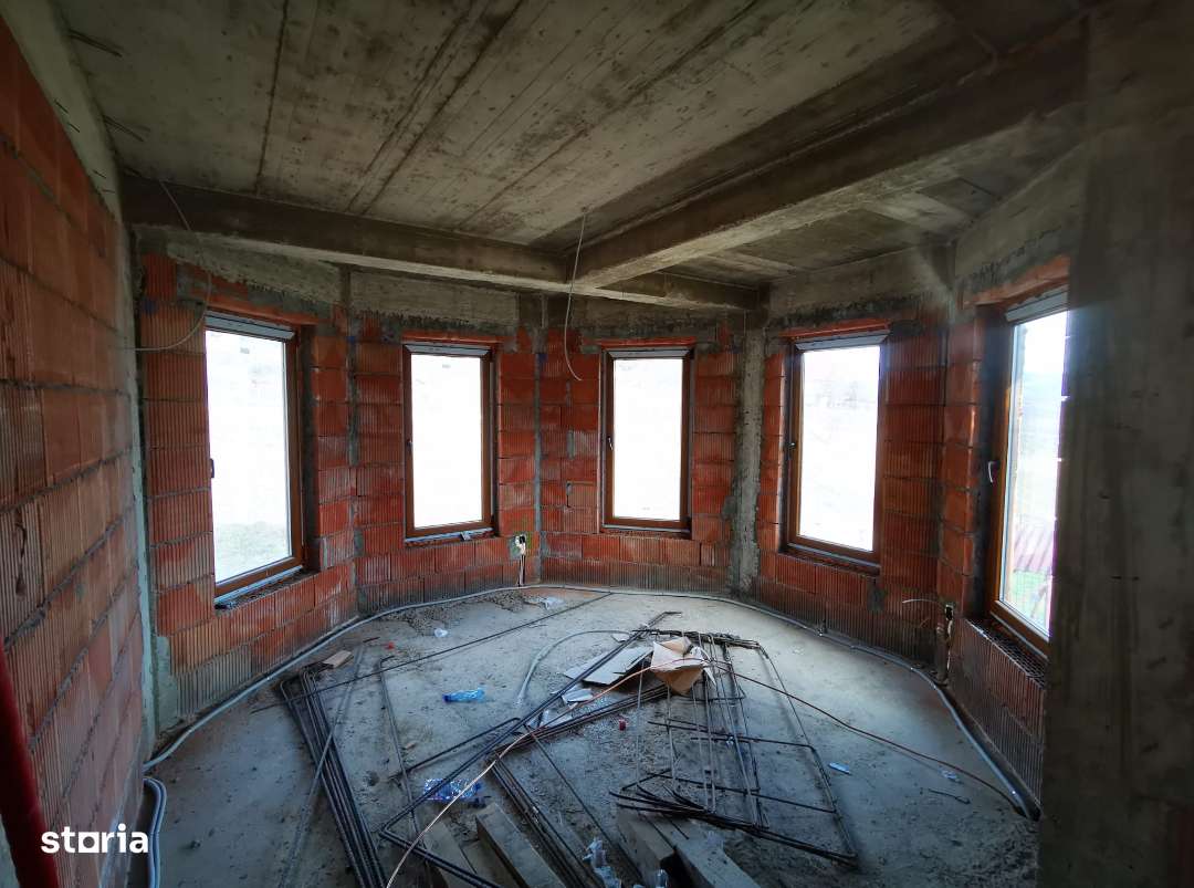 Casa in Valea Jelnei , 295 mp - Imagine principală: 3/20