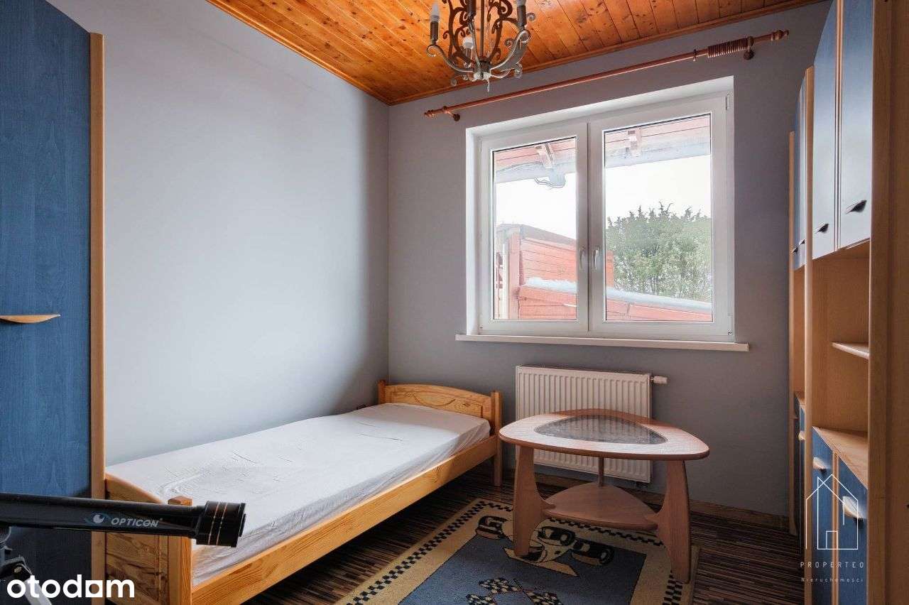 Dom parterowy z 2012r. z basenem-12