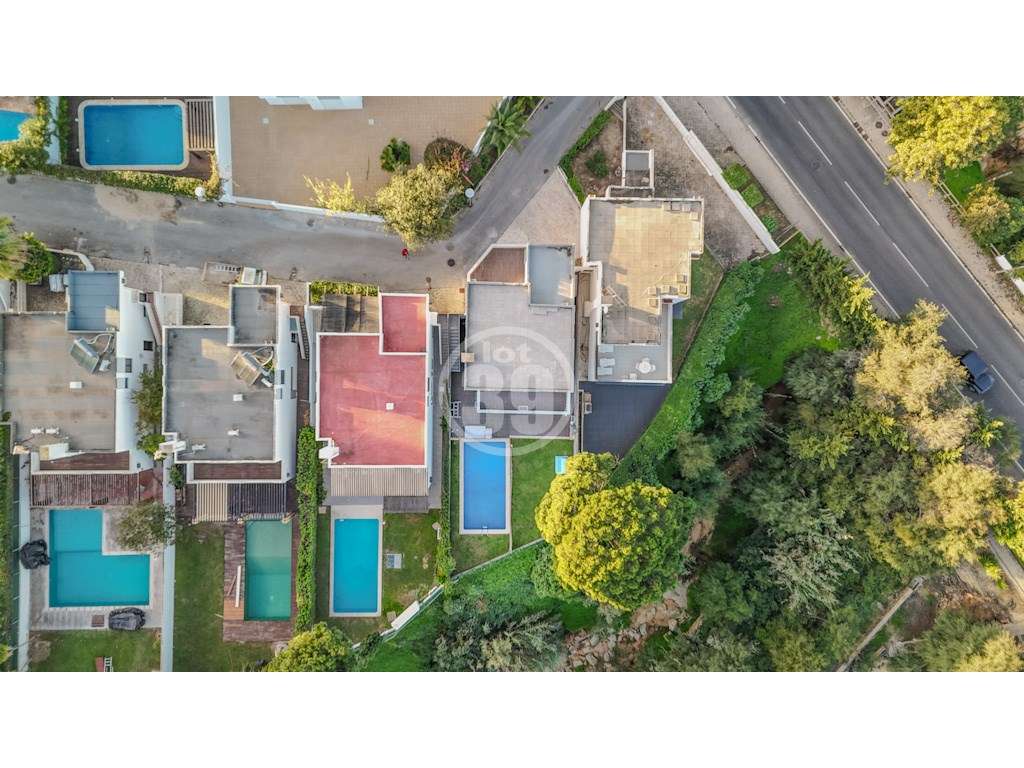 Moradia com 5 quartos integralmente renovada e a escassos minutos a... - Grande imagem: 5/60