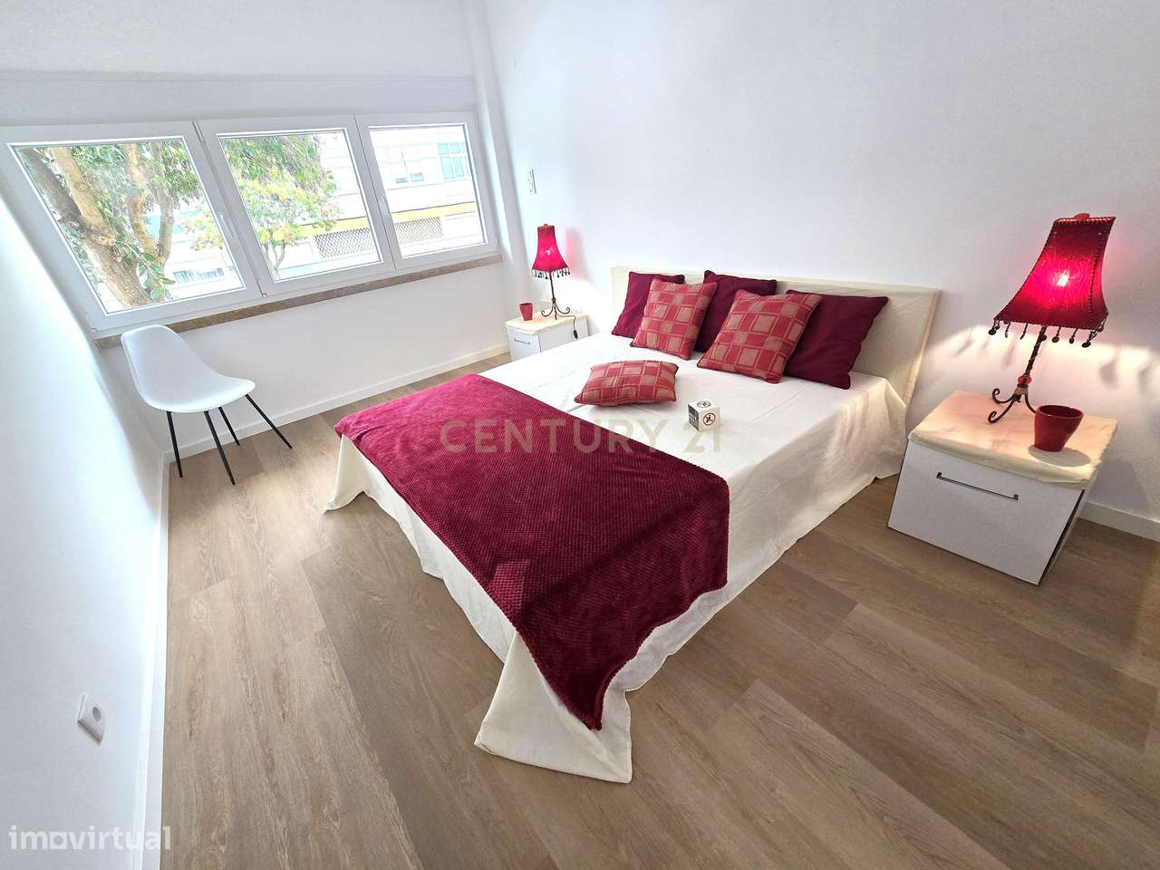 Apartamento T2 Totalmente Remodelado em Almada, Cova da Piedade-12