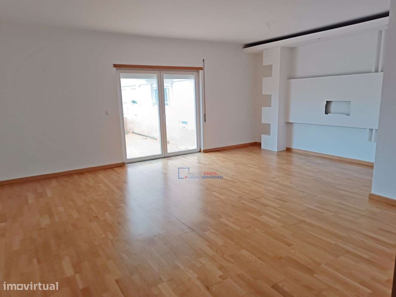 Apartamento T3 com terraço, lugar de Parqueamento e arrecadação - S... - Grande imagem: 1/30