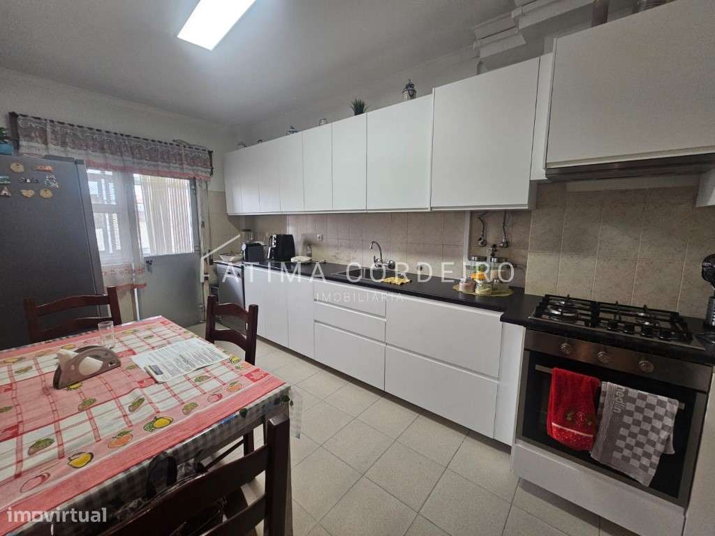 Apartamento T2 na Amora - Localização Privilegiada e Excelente Opor...-6