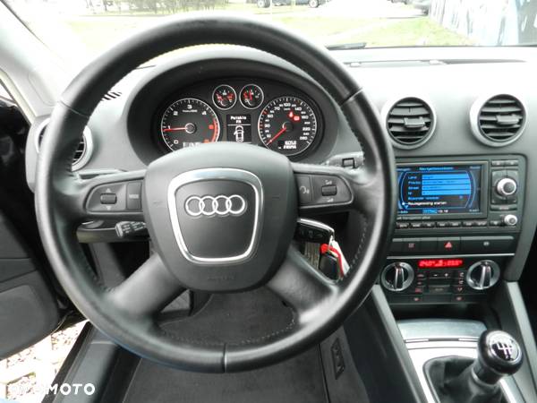 Audi A3 1.9 TDI Attraction - 1