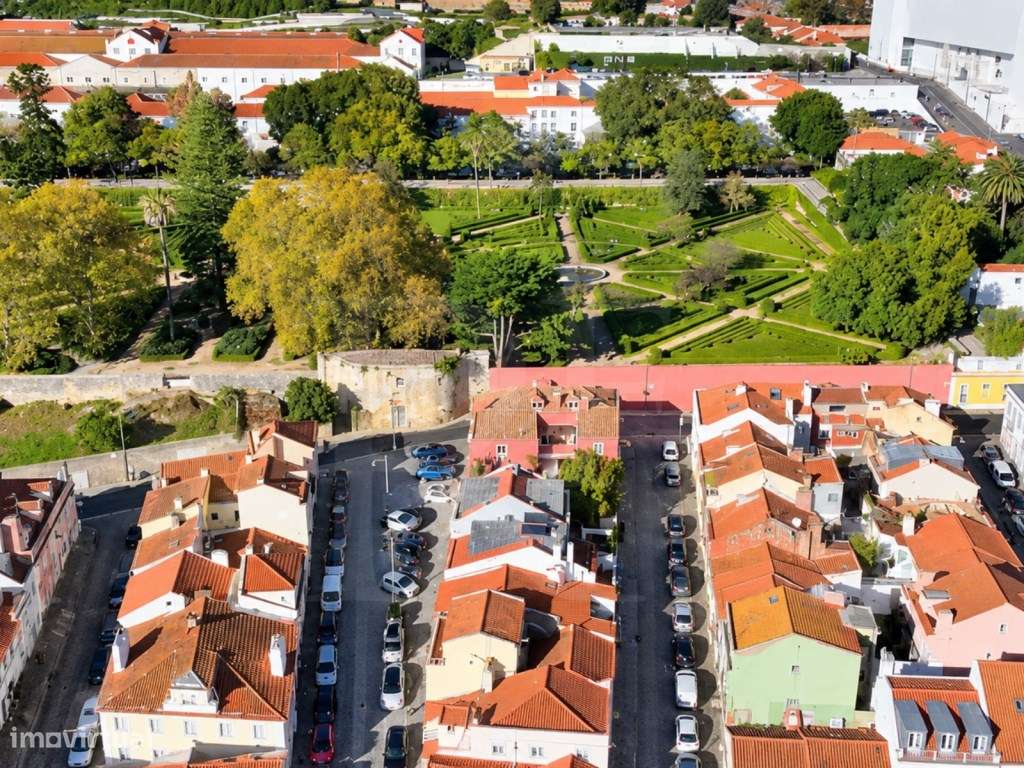 Apartamento T2 com logradouro privativo na Ajuda-14