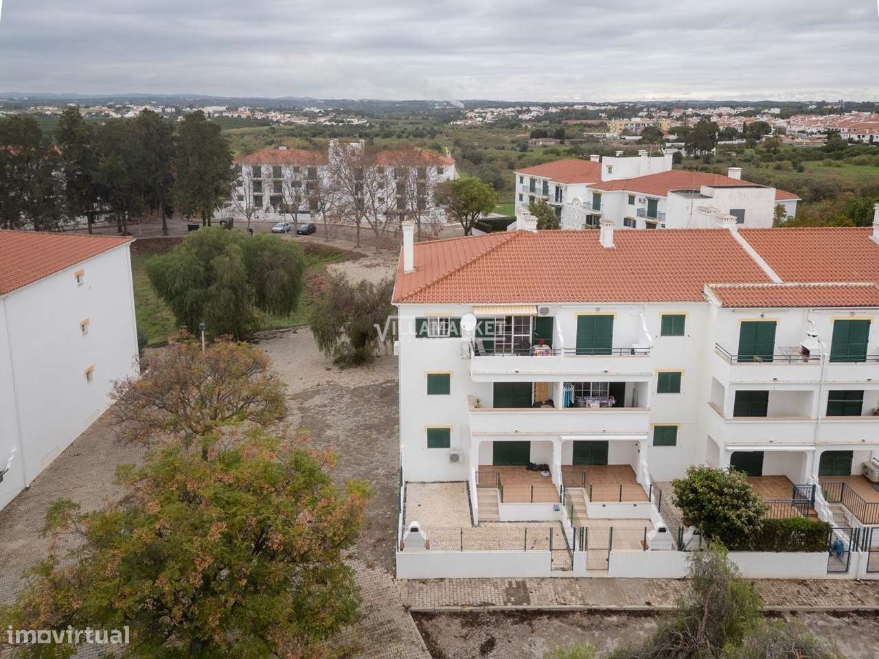 Apartamento T2 com parqueamento situado na Urbanização Dunamar a 600 m - Grande imagem: 5/25