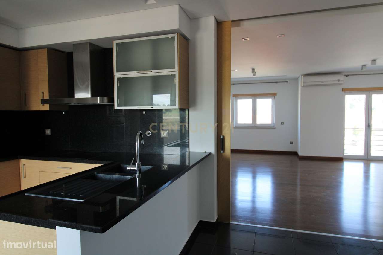 Apartamento T3  Entroncamento – Garagem e Varandas - Grande imagem: 5/20