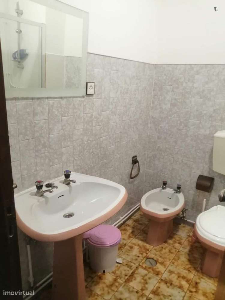 Quarto - localizado em Viseu - Grande imagem: 3/13