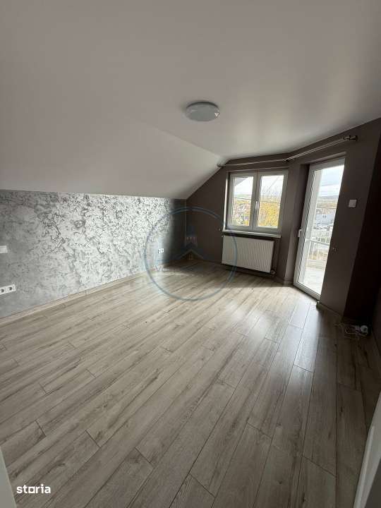 CASA ELEGANTA CU TEREN 1500MP,ZONA PETROM - Imagine principală: 5/19