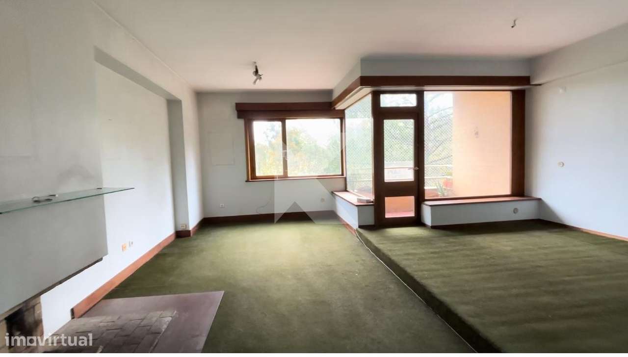 Apartamento T4 com garagem junto ao Rio Douro-0